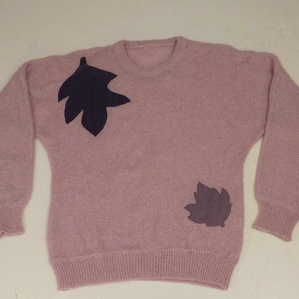 80s Vintage Sweater Lavender w Purple Leaf Appliques Lightweight p Mohair Blend